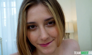 Дурехе Funky Town устроили отличный порно кастинг с проверкой на прочность